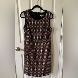 ROZ & ALI- Geometric Patterned Sleeveless Dress